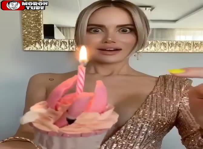 Video :Amazing cake-based magic trick